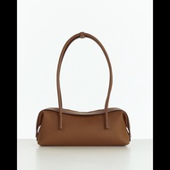 LUNNE กระเป๋าสะพายไหล่ หนังวัวแท้ รุ่น Soma Shoulder Bag Suede Dark Chocolate ปานกลาง