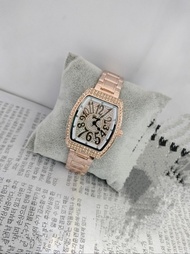 นาฬิกาแบรนด์ Geneva งานแท้ ขอบเพชร เหมาะสำหรับผู้หญิง งานสไตล์แฟชั่น นาฬิกาควอทซ์ แสดงผลระบบอนาล๊อค