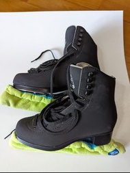 Jackson skates 4/M 兒童溜冰鞋