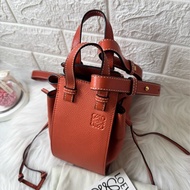 LOEWE Hammock Mini 牛皮手提/肩背二用包