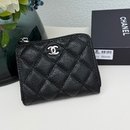 Ch/a/n/el's new model of multi-functional pencil case is available. Dimensions: 11.5 * 9 * 2 cm.