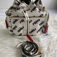 Fendi x Fila 聯名水桶包 限量款極難入手 實用性滿分