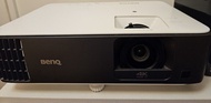 BenQ TK700STi | 4K HDR 短焦 遊戲投影機