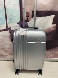 American Tourister 20 吋行李箱旅行箱 American Tourister 20 inch lugguage for handcarry 24 x 36 x 55cm