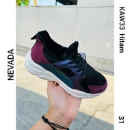 33Kaw Black Children's Shoes size 31