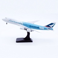 JC Wings 1: 400 Alloy Airplane Model Cathay Pacific Airlines Boeing 747-8F B-LJA Trader