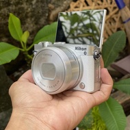 Nikon 1j5 white second like new