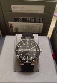 自售 極新 Oris 新款 AQUIS 時間之海 （鈦金屬 灰面 ）機械錶 膠帶款 2021年4月寶島購入 極少配戴 品項極新！台北面交！！