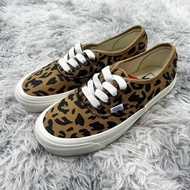 2026Vans Authentic Men's Women's Board Shoes Low-Top Shoes Skateboard Shoes Flat Shoes Campus Style 