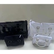 AMK.BOSTON.SLING.BAG.ALO.