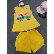 Girl's outfit Sleeveless Yellow duck 777