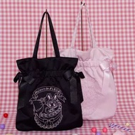 日本 Maison de FLEUR ×mezzo piano junior 黑粉紫色尼龍布 側咩袋