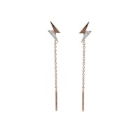 Merii ต่างหูเงินแท้ 925 ชุบโรสโกลด์ ประดับเพชร CZ ดีไซน์รูปสายฟ้า : ต่างหูมินิมอล ต่างหูฝังเพชร CZ M