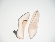 รองเท้าเเฟชั่นผู้หญิงเเบบคัชชูส้นปานกลาง No. 688-83 NE&amp;NA Collection Shoes