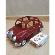 Red Saloon Car with Picnic Table Sylvanian Families Cherry Cruiser Doll Accessories