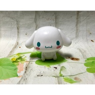 Cinnamoroll dog hugging bear + 4cm accessory stand to decorate birthday cakes and jelly