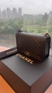 Chanel Le Boy 牛皮 中號