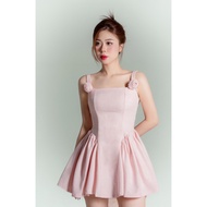 [EMO] Short dress with 2 flared straps at the waist and tied with a bow at the back