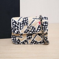 CHANEL 23C帆布塗鴉斜挎包肩背包