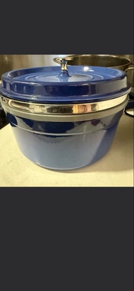 Staub 藍色鑄鐵鍋