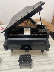 Lego piano
