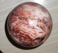 紅紋石球（7.8cm 直徑）699g