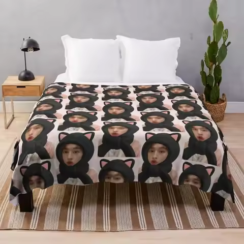 lee know cat filter Throw Blanket manga Cute Flannels Blankets