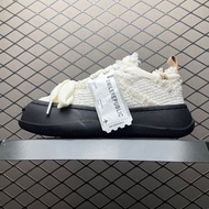 包順豐 👟實拍 SMILEREPUBLIC 檀健次主理品牌 眾多明星上腳同款厚底開口笑帆布鞋 該系列以「SMILE」為靈感來源，捕捉潮流，主打柔軟的帆布設計，有裁切的羊毛流蘇與獨特編織技藝 尺碼：35