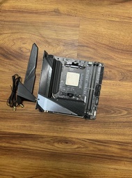GIGABYTE X570SI AORUS PRO AX Mini-ITX + AMD Ryzen 7 3700X