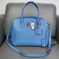 LV Milla藍色 牛皮+金屬鎖扣 尺寸約：23*20*15 附件：肩帶 鑰匙 鎖 皮牌~