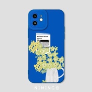 暖陽春草手機殼適用于蘋果14克萊因藍iPhone13promax網紅12pro創意xsmax新款mini個性8plus全包7直角邊11藍色