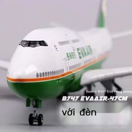 Boeing747EVA Air Taiwan47CM Simulation aircraft model with lights and landing gear, realistic toy