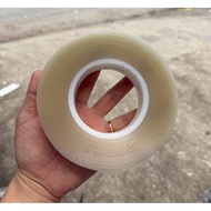 Adhesive tape in 3cm version to stick objects but remove it without glue