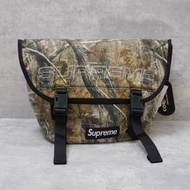 （包順豐）現貨 25FW 最新 Supreme Denim Messenger Bag 牛仔布迷彩斜背包 斜咩袋 Cordura