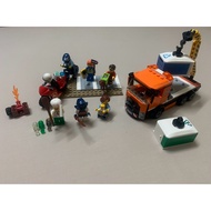 [used] LEGO City Town Centre/Lego toy wt minifigure