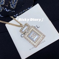 1: 1 Original Standard Real Shot, Small Water Bottle Pearl Crystal Diamond Necklace