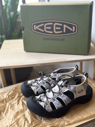 水陸兩用護趾涼鞋  — KEEN Newport Retro
