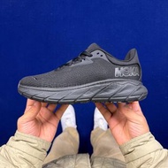 Hoka One One Arahi 7 跑步鞋