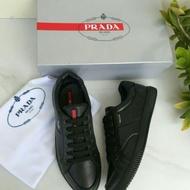 Sepatu Pria PRADA