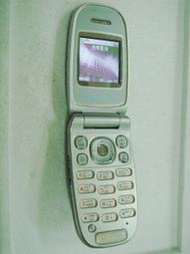 Sony Ericsson Z300i Z300 GSM 雙頻 無照相 摺疊 手機 8