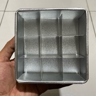 9-Hole Brownie Pan and Dividers, Size 10x10 cm, Height 4 cm 1 Set of 9-Square Brownie Pan