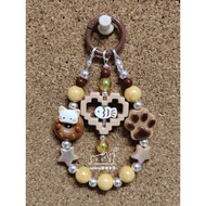 ~Gloria丽璇手作~(现货)手工编织猫咪树脂钥匙扣,包包、手机挂件礼物。 100%Handmade #keychain #bagcharm