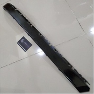 Original Bmw E65 E66 List Right Rear Bumper 7033488