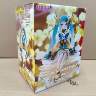 [Okayama Toy Tangled] FURYU Hatsune Miku Instant Noodle Cover 2025 Lunar New Year Doll Scenery