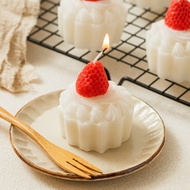 O'Pretty 歐沛媞 手工香氛蠟燭-草莓鮮奶油蛋糕(7X7X8cm)附祝福鐵盒