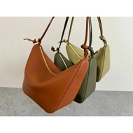 Hammock Bag，The recently very popular bag style，Let's start with the big picture，hammock hobo，Minima