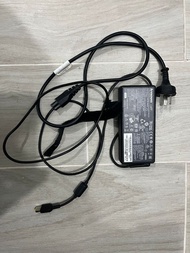標題：[9成新] 原裝 Lenovo 聯想手提電腦火牛 (20V 6.75A 135W) 方形黃口