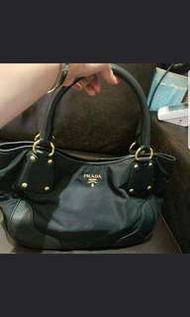 Prada 手袋