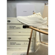 รองเท้าวิ่ง Alo Yoga 2025Alo สีขาว สบายและนุ่ม เหมาะสำหรับทั้งผู้ชายและผู้หญิง