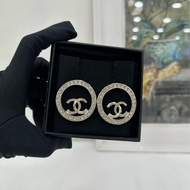 Chanel圓形滿水鑽雙C大logo 大耳環/耳環～